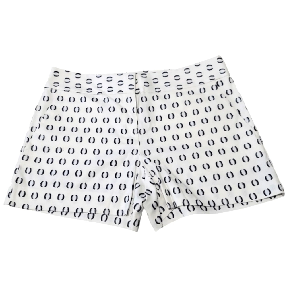 LOFT Women's White and Black Print Shorts Size 4 NWOT
